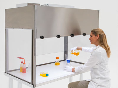 Horizontal vs. Vertical laminar flow hoods: What's the difference?