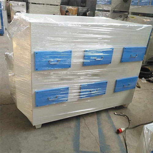 Activated carbon adsorption box