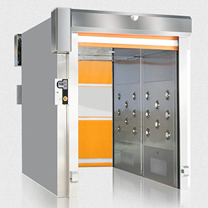 Roller shutter door air shower room