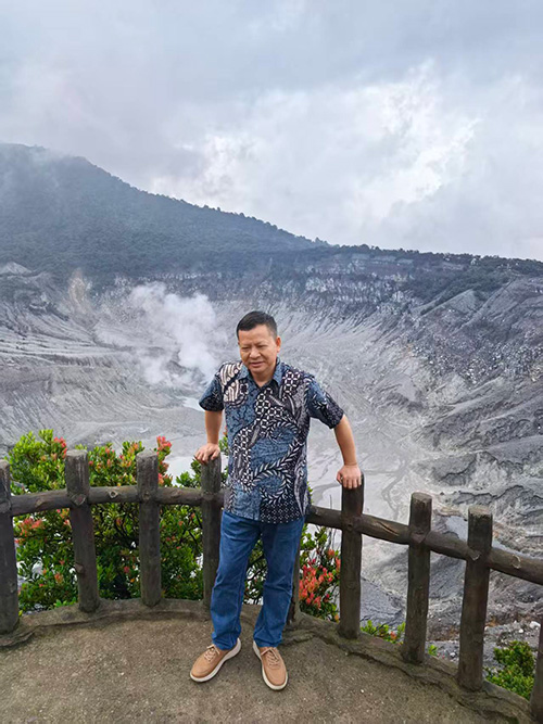 Visiting Indonesian volcano crater